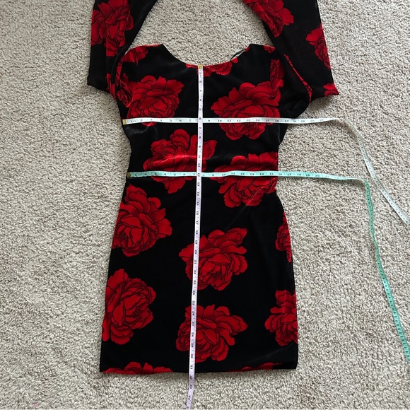 Thirty Thirty LA Black Red Floral Mesh Bell Sleeve Bodycon Mini Dress Size XL - Picture 9 of 10